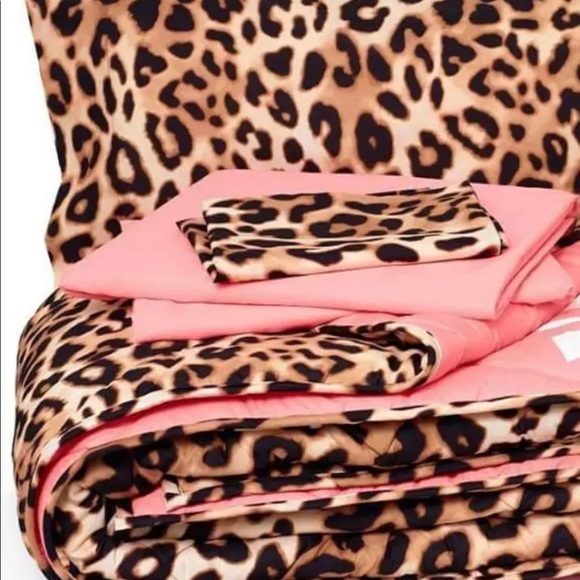 Victoria’s Secret PINK Bed In A Bag Twin XL - Picture 2 of 5